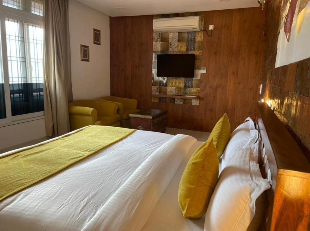 Yashmay Villa Club & Resort Gonda Cameră foto